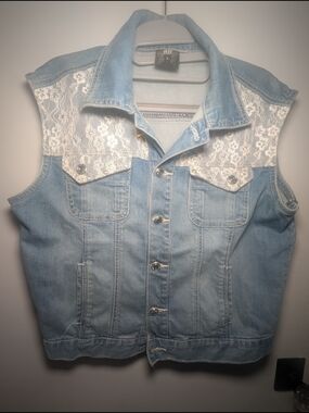 Western Boho Aesthetic Light Wash Denim Vest with White Lace Accents